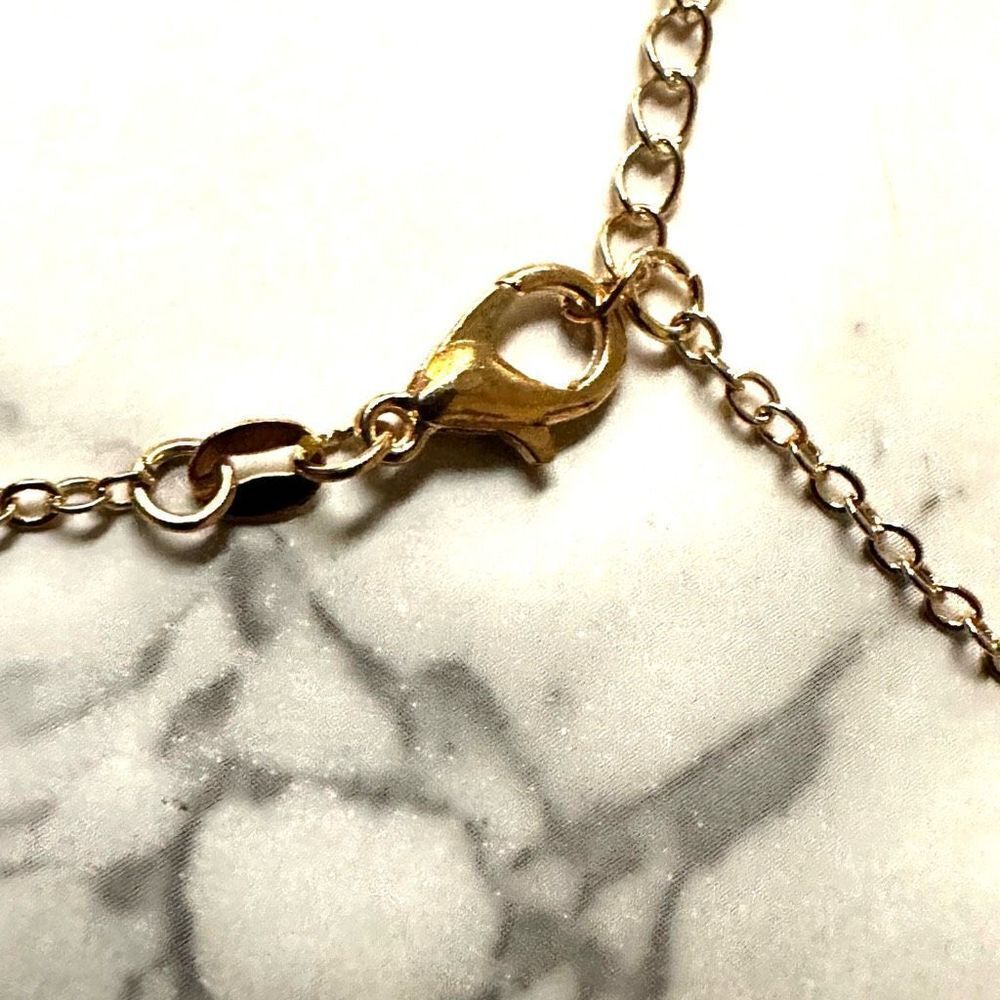 Gold tone faux pearl pendant necklace - Picture 6 of 8